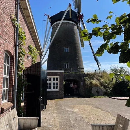Het Wiekenkruis - Daar Bij Kempermolen Breedenbroek